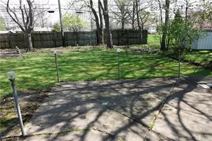1661 Chelmsford Rd, Mayfield Heights, OH 44124 - Photo 4
