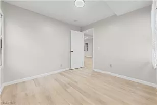 27182 Oriole Ave, Euclid, OH 44132 - Photo 6