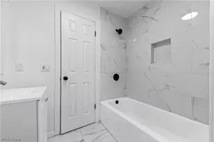 27182 Oriole Ave, Euclid, OH 44132 - Photo 22