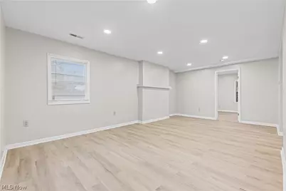 27182 Oriole Avenue, Euclid, OH 44132 - Photo 2