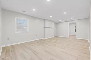 27182 Oriole Ave, Euclid, OH 44132 - Photo 2
