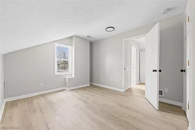 27182 Oriole Avenue, Euclid, OH 44132 - Photo 18