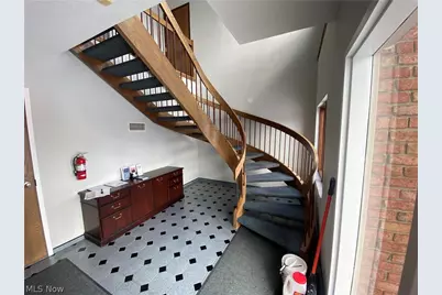 320 Orchardview Road, Green Hills, OH 44131 - Photo 2