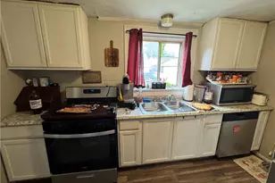 423 7th St, Fairport Harbor, OH 44077 - Photo 20