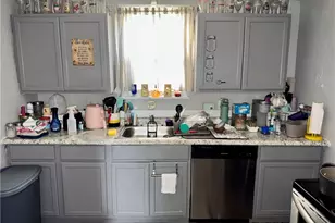 423 7th St, Fairport Harbor, OH 44077 - Photo 4