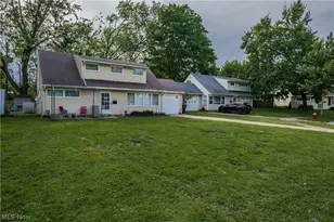 2912 Prange Dr, Cuyahoga Falls, OH 44223 - Photo 2