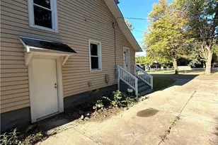 3687 Franklin Ave, Hubbard, OH 44425 - Photo 2