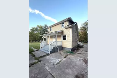 3687 Franklin Avenue, Hubbard, OH 44425 - Photo 4