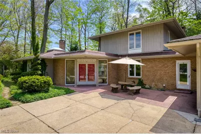 17571 Merry Oaks Trail, Chagrin Falls, OH 44023 - Photo 2