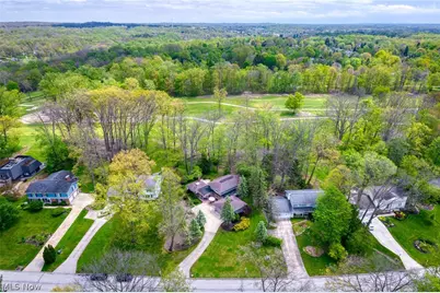 17571 Merry Oaks Trail, Chagrin Falls, OH 44023 - Photo 32