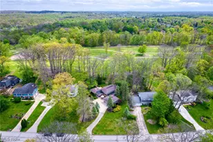17571 Merry Oaks Trail, Chagrin Falls, OH 44023 - Photo 32