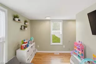 4044 W 223rd St, Fairview Park, OH 44126 - Photo 10