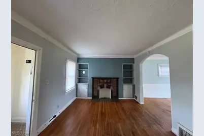 10305 S Highland Avenue, Garfield Heights, OH 44125 - Photo 6