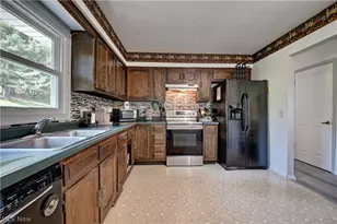 592 Hilan Ave SW, New Philadelphia, OH 44663 - Photo 8
