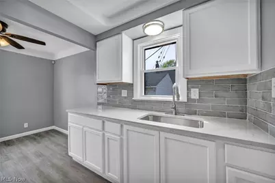 11109 Langton Avenue, Garfield Heights, OH 44125 - Photo 10