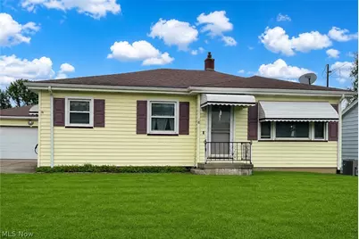 525 W Omar Street, Struthers, OH 44471 - Photo 1