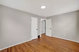 303 S Green Rd, South Euclid, OH 44121 - Photo 16