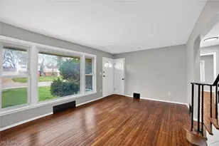 303 S Green Rd, South Euclid, OH 44121 - Photo 4