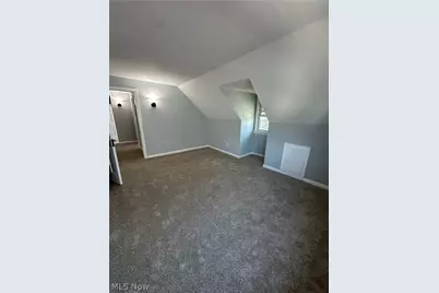 18413 Waterbury Avenue, Maple Heights, OH 44137 - Photo 12