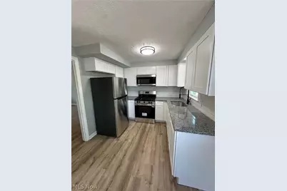 18413 Waterbury Avenue, Maple Heights, OH 44137 - Photo 2