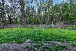 3289 Cricket Dr, Youngstown, OH 44511 - Photo 4