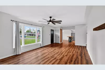 3289 Cricket Drive, Youngstown, OH 44511 - Photo 8