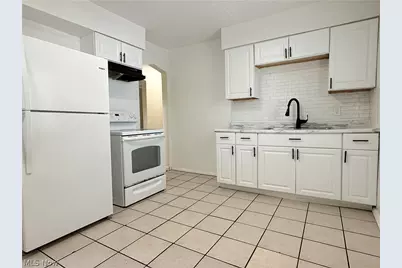 18505 Raymond Street, Maple Heights, OH 44137 - Photo 4