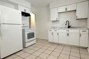 18505 Raymond St, Maple Heights, OH 44137 - Photo 4