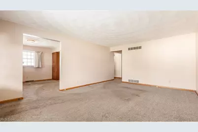 254 Sycamore Street, Duncan Falls, OH 43734 - Photo 8