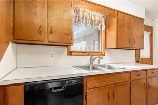 254 Sycamore St, Duncan Falls, OH 43734 - Photo 14