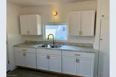 240 W Main Street, Washingtonville, OH 44490 - Photo 2