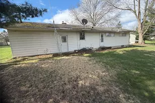 400 Orchard Ln, Medina, OH 44256 - Photo 2