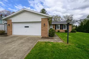 115 E 15th St, Dover, OH 44622 - Photo 2
