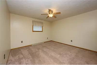 115 E 15th Street, Dover, OH 44622 - Photo 14