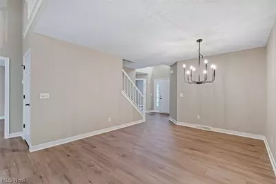 90 Lake Pointe Circle, Canfield, OH 44406 - Photo 8