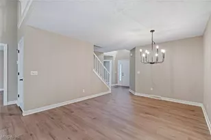 90 Lake Pointe Cir, Canfield, OH 44406 - Photo 8