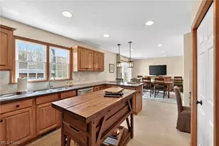 5503 Pheasants Walk Dr, North Olmsted, OH 44070 - Photo 10