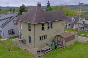 75 N Crawford St, Millersburg, OH 44654 - Photo 2