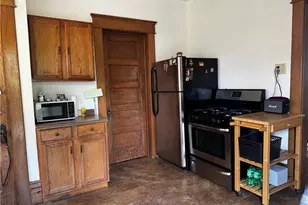 75 N Crawford St, Millersburg, OH 44654 - Photo 6