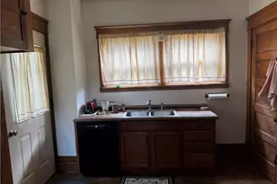 75 N Crawford St, Millersburg, OH 44654 - Photo 8