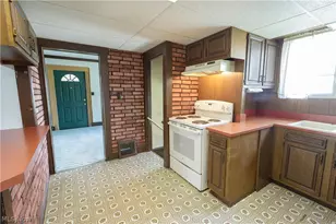 518 Hoover Pl SE, Hartville, OH 44632 - Photo 6