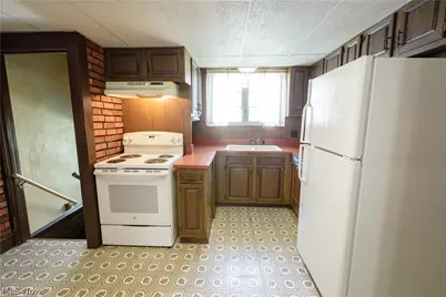 518 Hoover Place SE, Hartville, OH 44632 - Photo 8