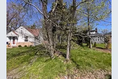 159 Courtland Boulevard, Eastlake, OH 44095 - Photo 1