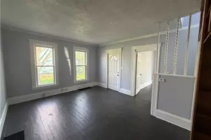 347 11th St, Elyria, OH 44035 - Photo 6