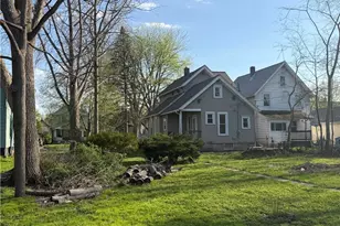 347 11th St, Elyria, OH 44035 - Photo 4