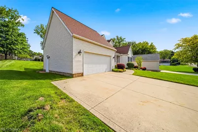 30190 Bonnie View Drive, Wickliffe, OH 44092 - Photo 4