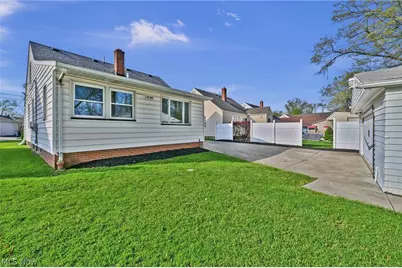 612 North Street, Brooklyn Heights, OH 44131 - Photo 4