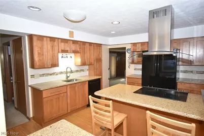 24354 S Oxford Oval, North Olmsted, OH 44070 - Photo 10