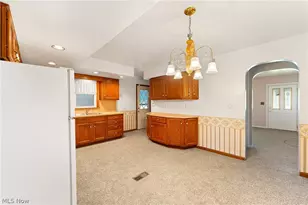 1513 Meadowbrook Ave, Poland, OH 44514 - Photo 2
