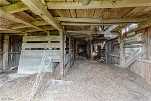 19114 Licking Valley Rd, Frazeysburg, OH 43830 - Photo 32